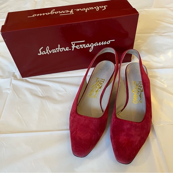 Salvatore Ferragamo size 9AA almond toe red suede slingback flats - Picture 2 of 6
